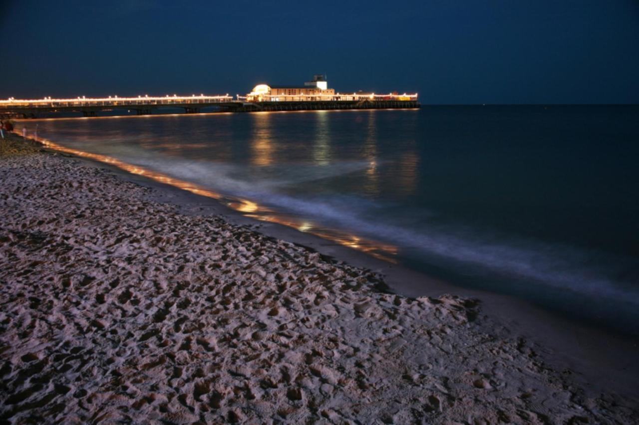 Bournecoast - Stylish Flat With Balcony - Sea Views - 10 Min Walk To Beach - Parking - Wifi - Fm8407 Bournemouth Buitenkant foto